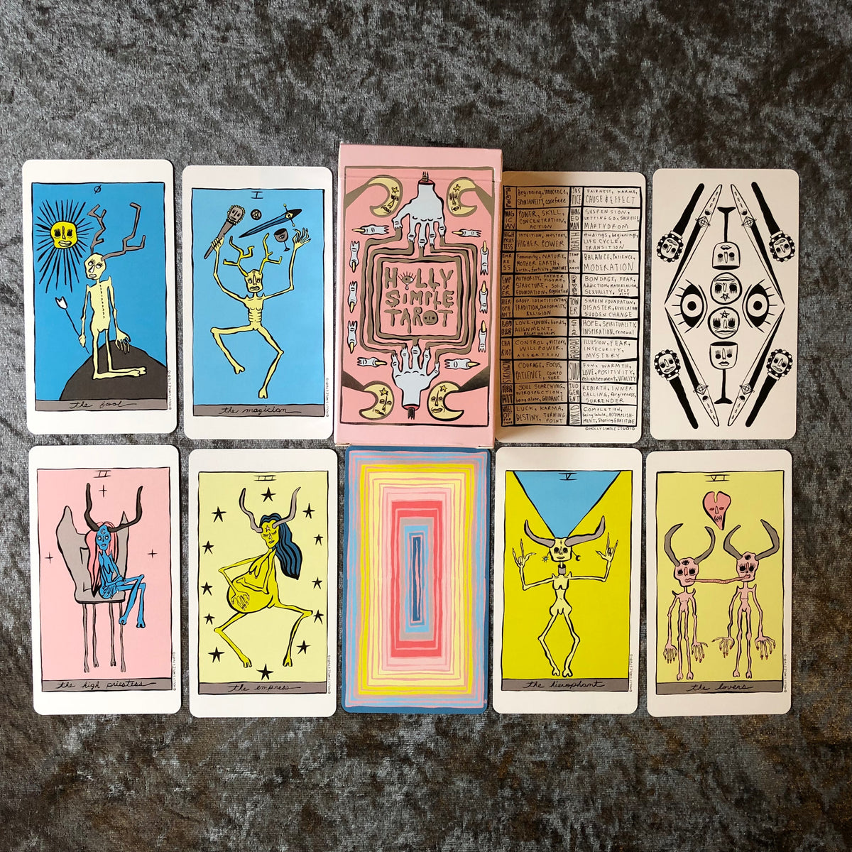 Holly Simple Tarot Cards: Easy Guide for Beginners (Learn to Read Tarot in No Time)