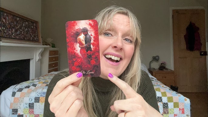 Aquarius Horoscope Oracle: Love, Career, and More! Discover Your Destiny Today