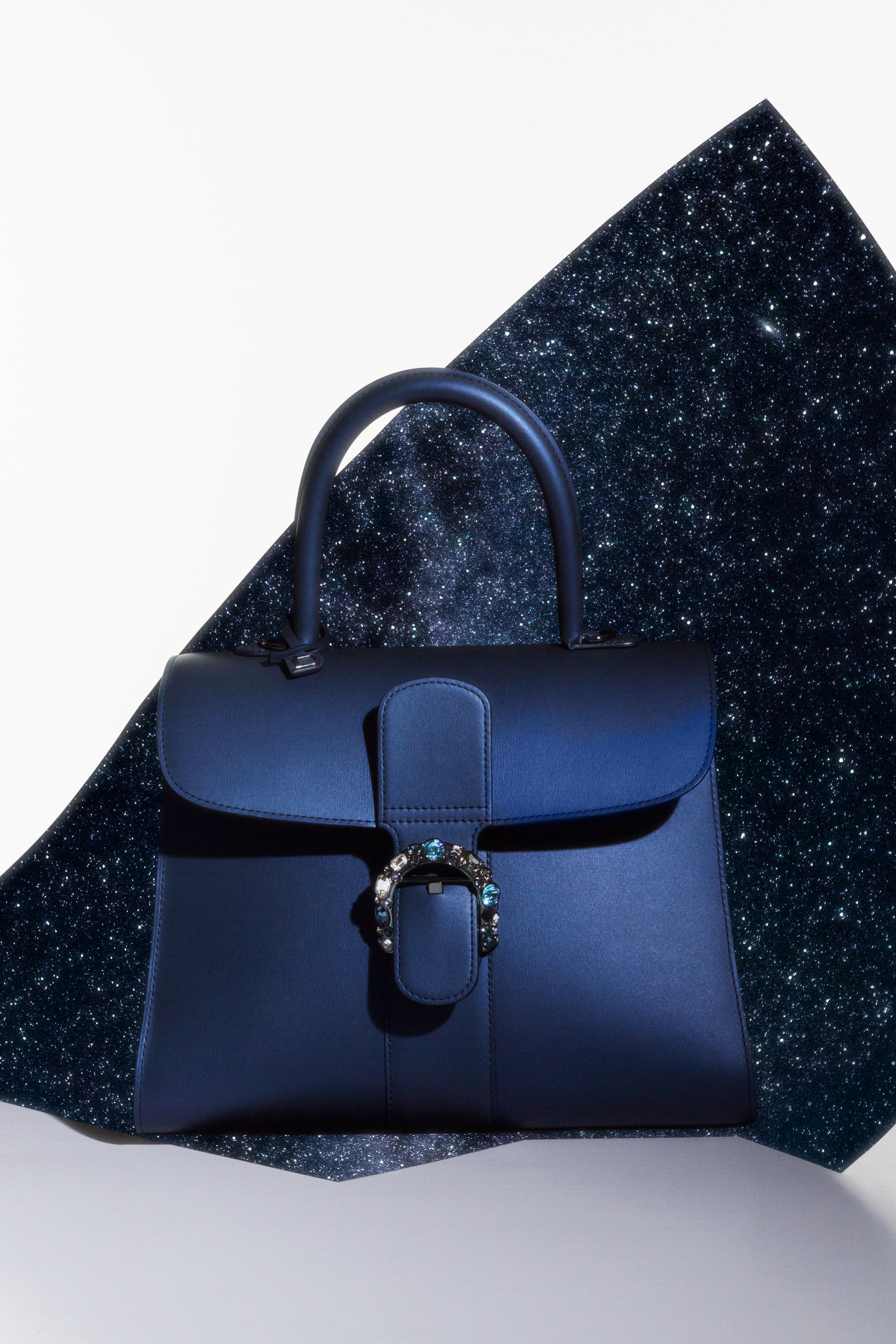Constellation handbag on trend, find out which styles are popular now!