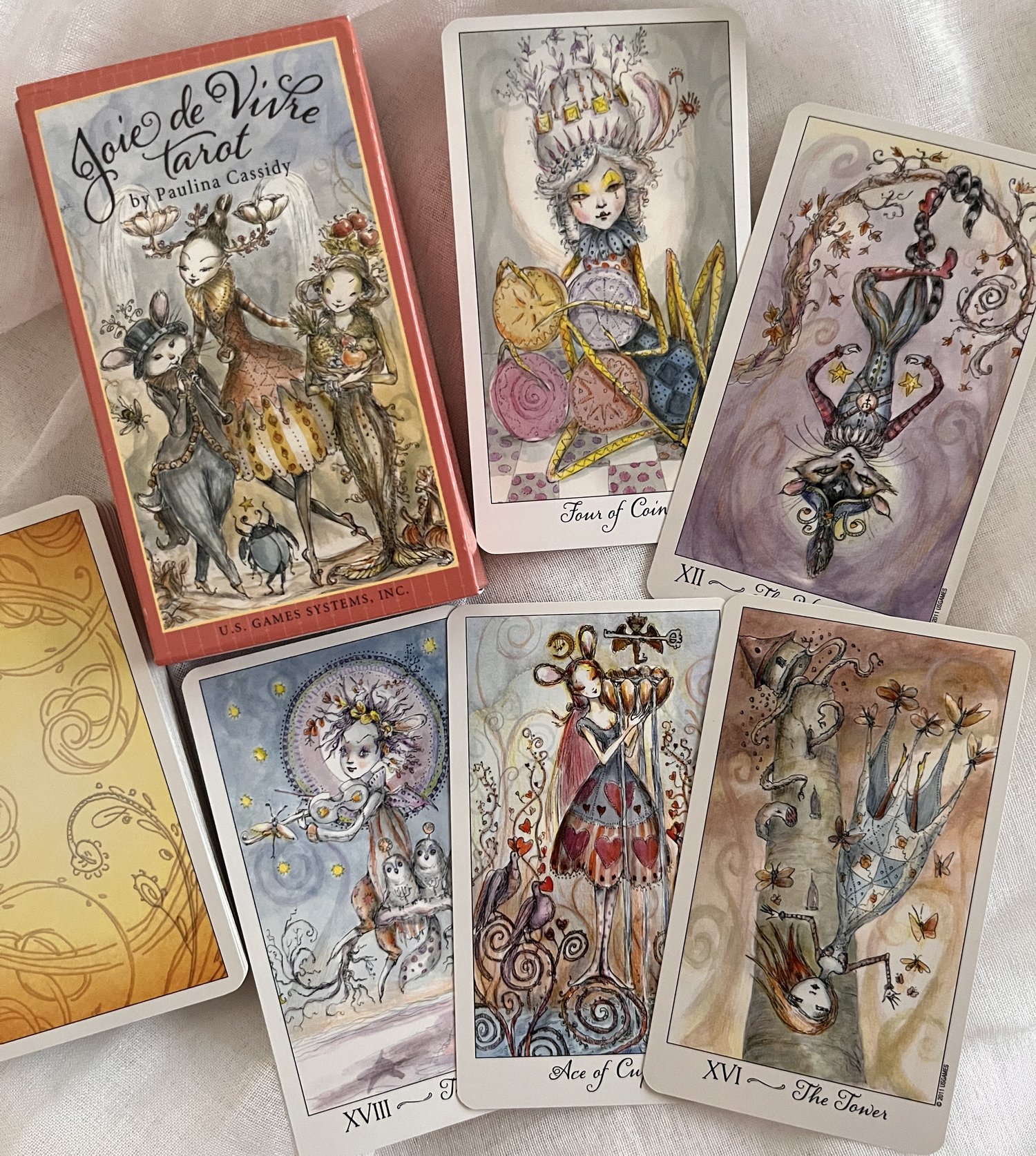 Joie de Vivre Tarot Reading: Find Joy and Clarity in Your Life with Tarot Spreads.